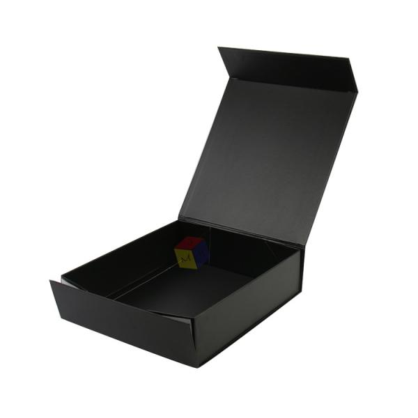 Handmade Recycled Cardboard Packaging Magnetic Closure Black Foldable