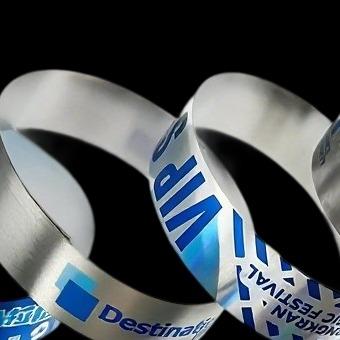 Plastic Customized Water Parks Wristbands Personalized for Adults and Kids