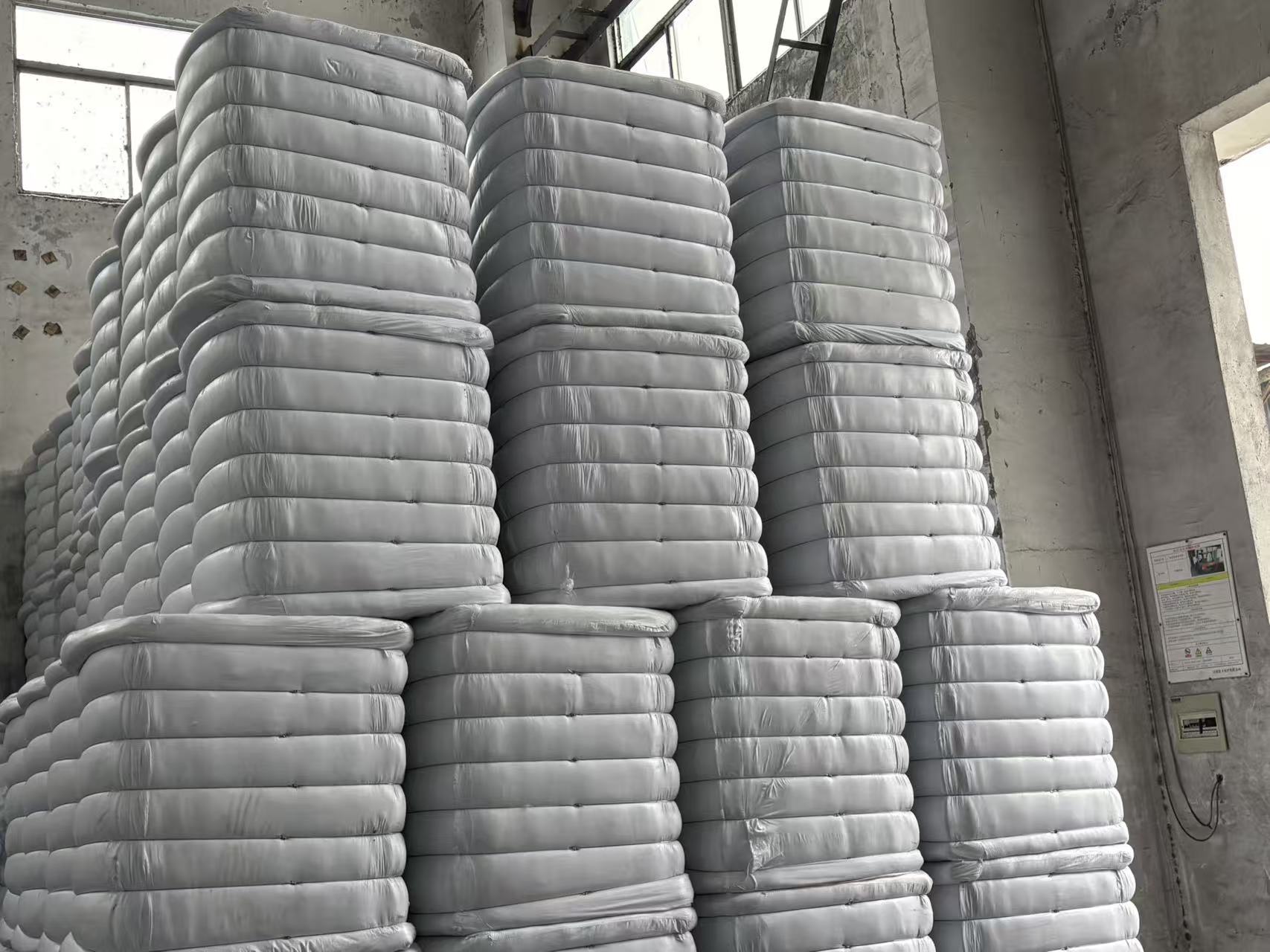 Virgin Siliconized Hollow AA Grade 0.9*25mm Raw White Polyester Staple Fiber for Furniture Padding Customizable