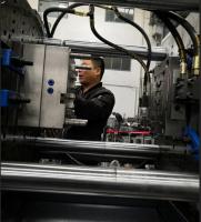 la machine avec l'essai de moule, la machine en plastique de moulage par injection de ménage fait sur commande, deux colorent la machine de bâti