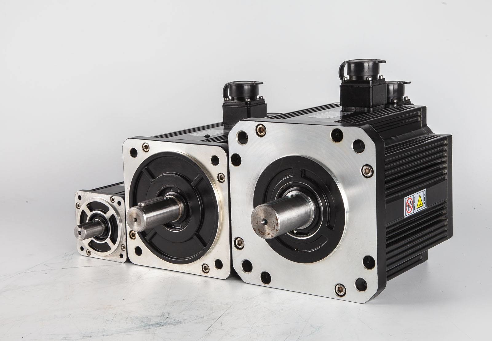 Магниты неодимия мотора 25kw Rpm высокого вращающего момента IP68 IP65 низкие едут на автомобиле для пластикового штрангпресса