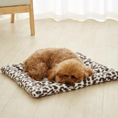 Fade Resistant Pet Bed Blanket Polyester Super Soft Polar Fleece Blanket