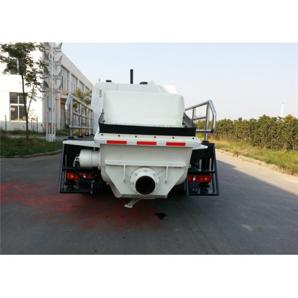 Cummins Engines Hydraulic Concrete Pump , 0.9CBM Hopper Truck Mounted Concrete Pump