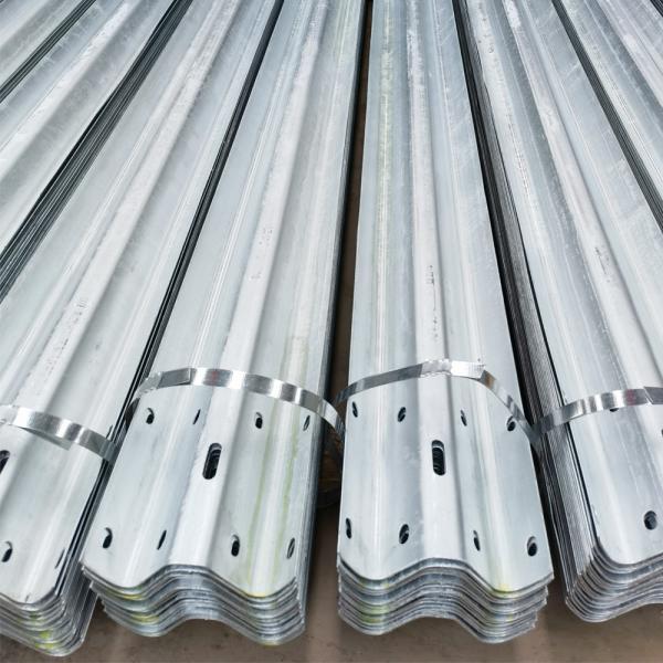 Galvanizado Q235 Q345 W Balcão ondulado Metal Highway Guardrail