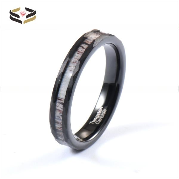 4mm Deer Antler Inlay Hammered Black Tungsten Ring pour les femmes Band de mariage Confort Adapté Préparation d'échantillons et type religieux