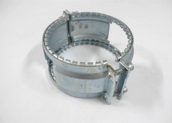 Brides de tuyau résistantes de collier de poignée d'accouplements, bride de tuyau réglable de vis de quatre ceintures