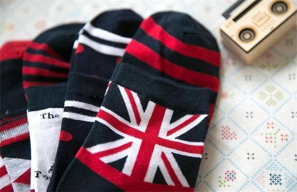Elegant UK national flag design eco-friendly durable cozy OEM thick wearing socks for men