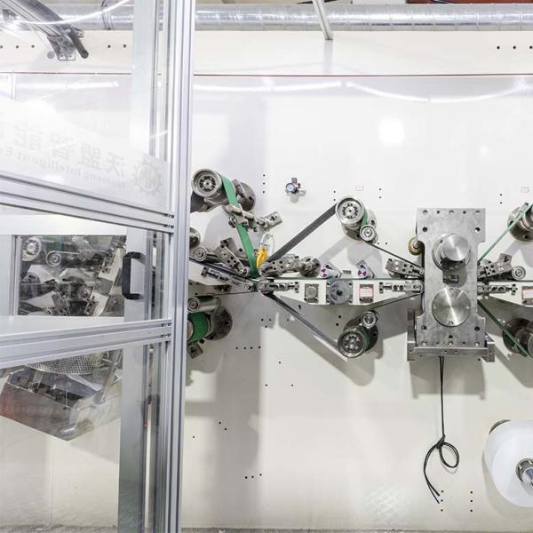 Sanitary Pad Making Machine Engineers Installation WM-JSN10 Hygiene Safety