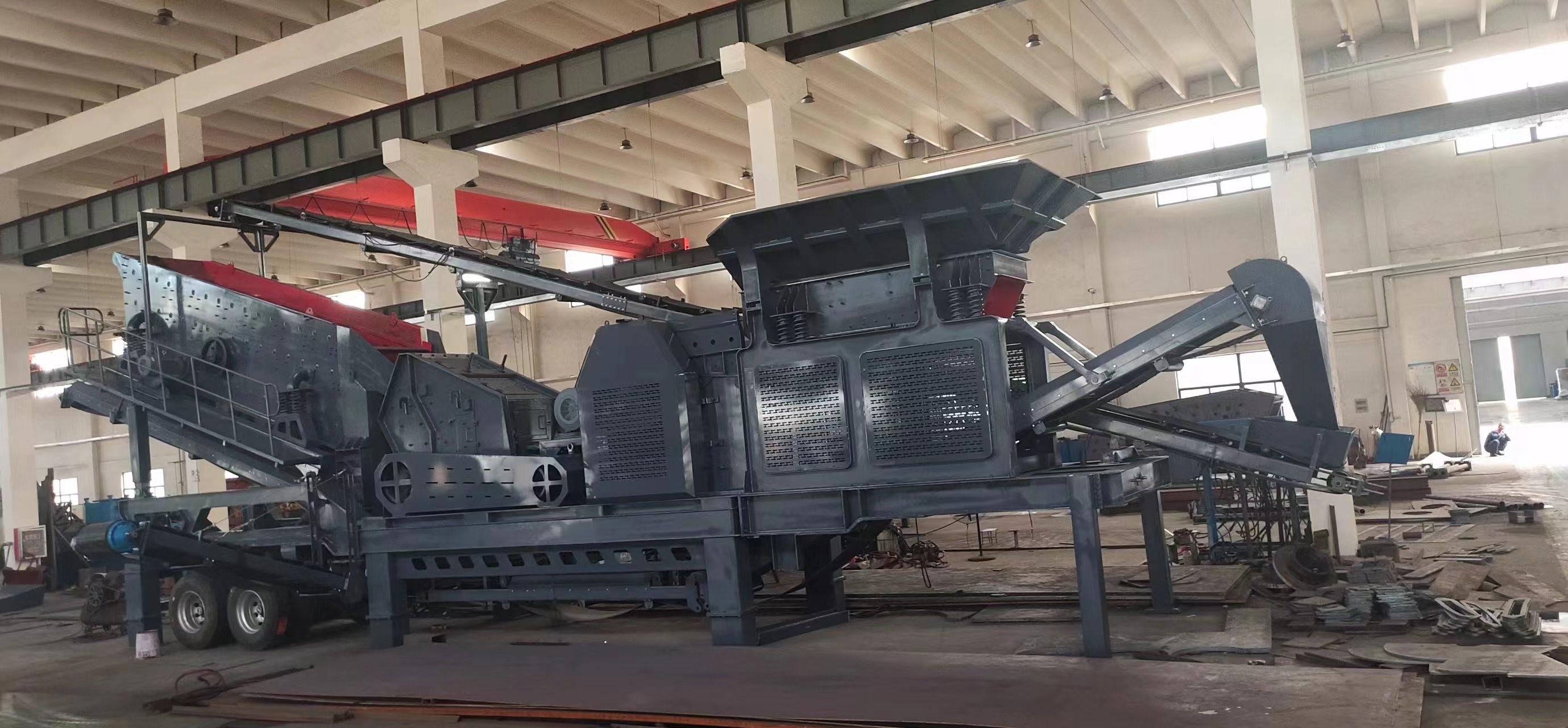 Mobile Granite Impact Crusher Machine 100 T/H Customized Request Outlet Size 50-100mm