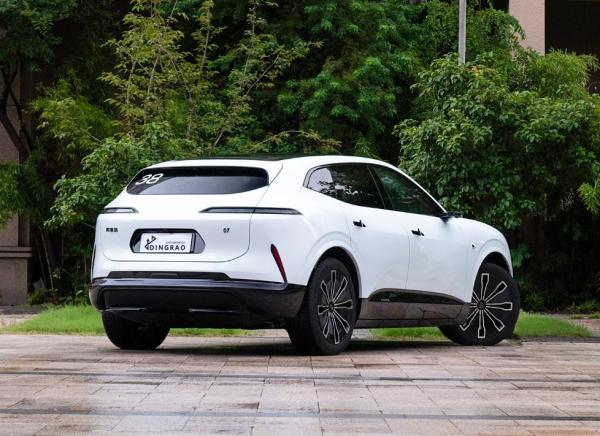 Intelligent Technology New Energy Automatic Battery EV Hybrid Gasoline Petrol Fuel Car