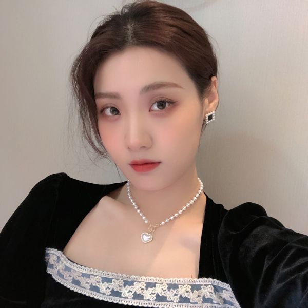 2025 New Product Launch Fashion Design Love Pendant Pearl Necklace Gentle Female Clavicle Chain