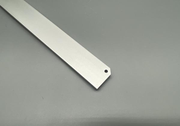 Plateau d'extrusion en aluminium Résistance à la rouille forte Bonne conductivité et abordable pour les applications ménagères et industrielles