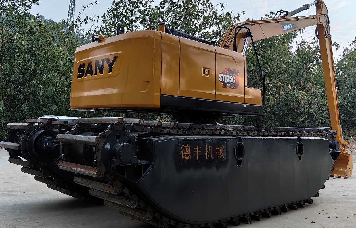 Floating Amphibious Dredging Machine Mini Excavator with Pontoon Used in Shallow Water and Swamp for pc30