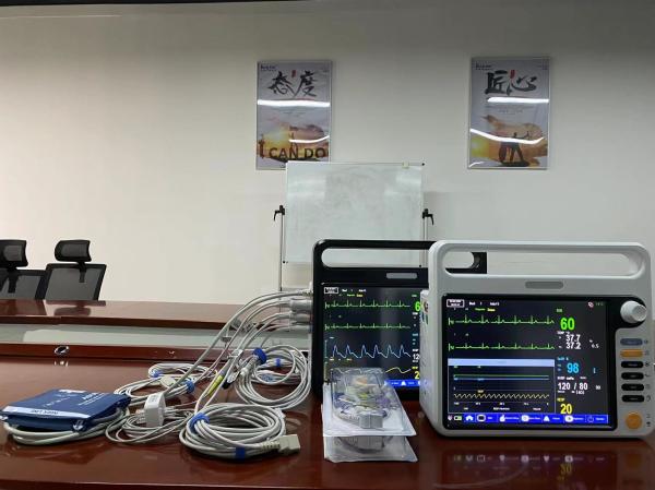 Portable Digital Cardiac Patient Monitor Device 2 Temp PR HR For ICU Ambulance