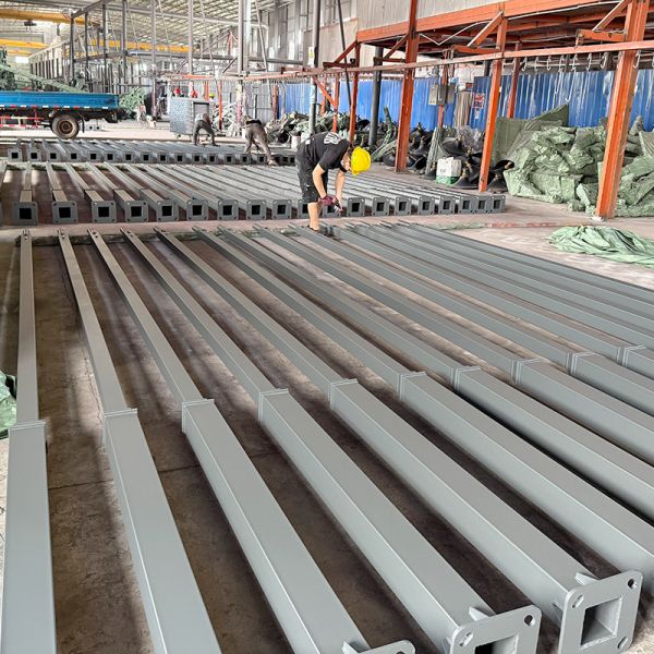 4m 5m 6m 7m 8m 9m 10m 12m Q235 Steel Outdoor Light Pole With Customizable Sizes