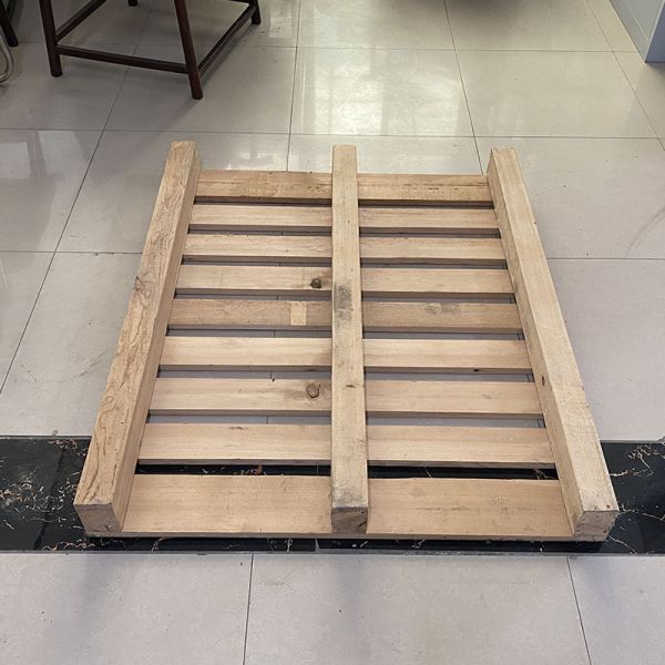 High Quality New Used Euro Wood Pallets 4-Way Entry Single Faced Pine Wood Plastic Pallet Storage Warehouses Logistics