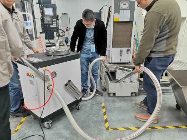 Processing capacity 8000L Chip Sludge Removal Machine CNC Water Tank Cleaning