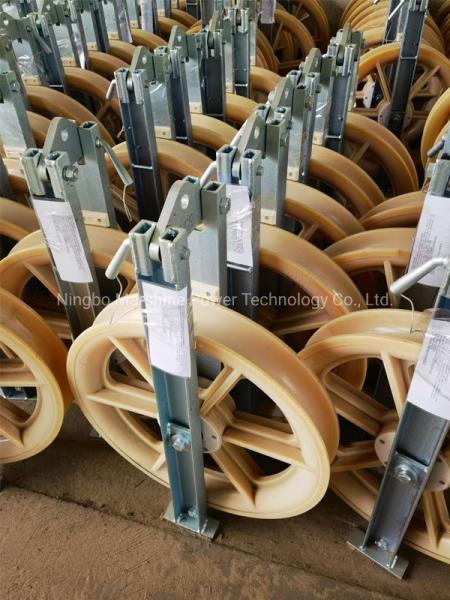 20KN Galvanized Nylon Sheave Overhead Wire Stringing Blocks For Aerial Cable Pulley Block