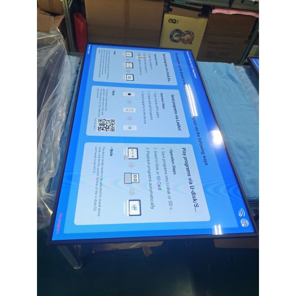 Spliced 43 500nits FHD Indoor Menu Board with Single-arm Hanging Bracket