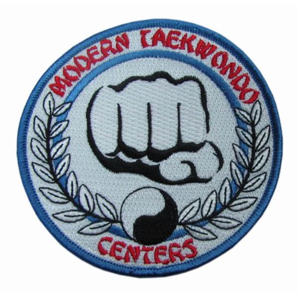 Pantone Twill Sewing Embroidered Patches Iron On Badge Dry Cleanable PMS