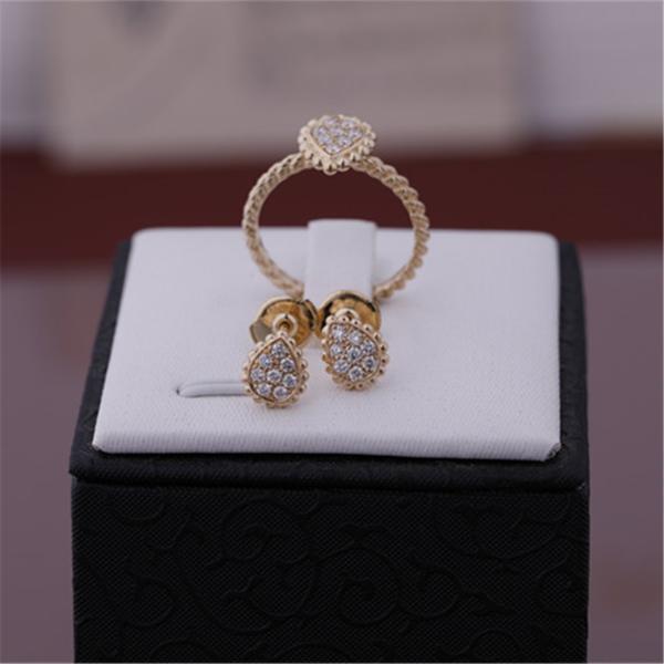 A orelha fina francesa do motivo de BohèMe XS da serpente enche nos brincos cor-de-rosa JCO01362 do ouro