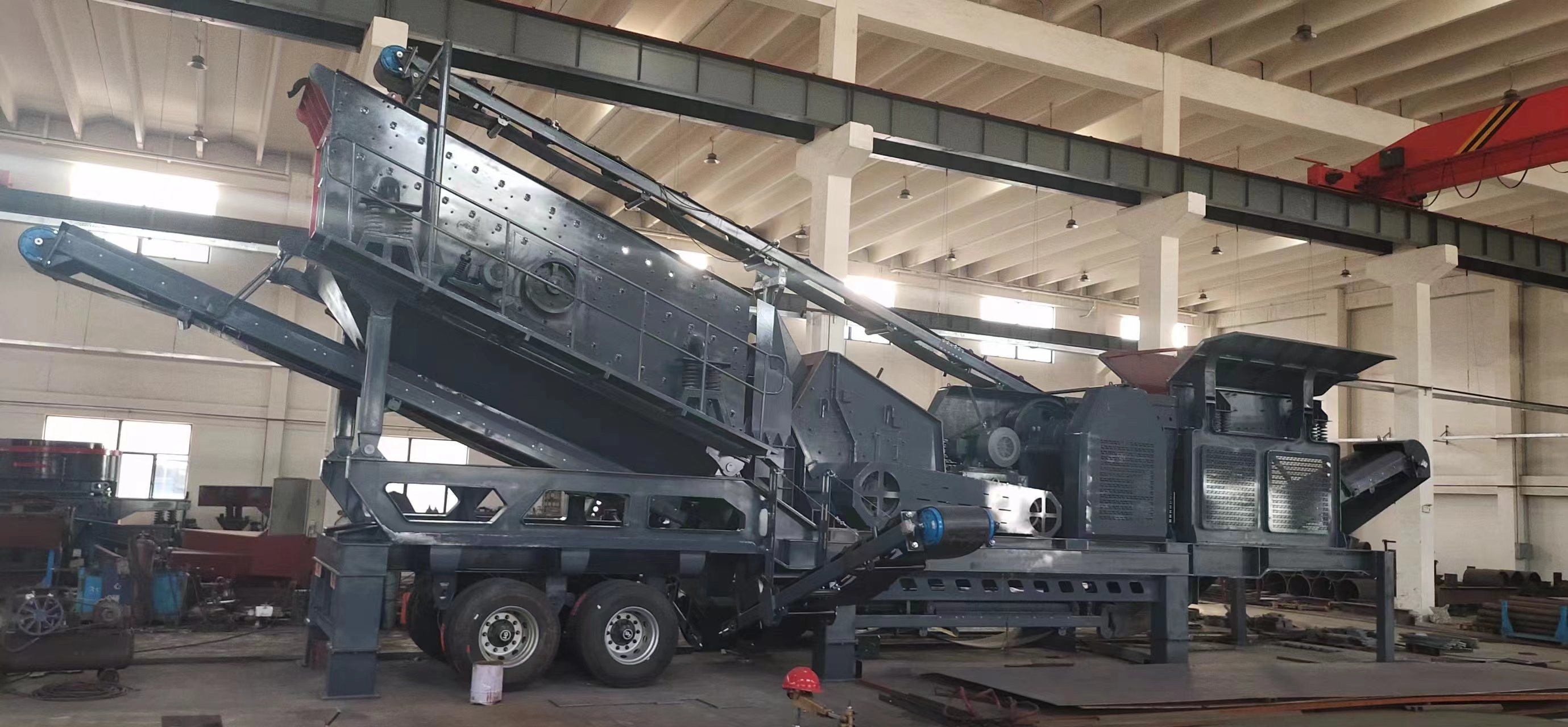 Mobile Granite Impact Crusher Machine 100 T/H Customized Request Outlet Size 50-100mm