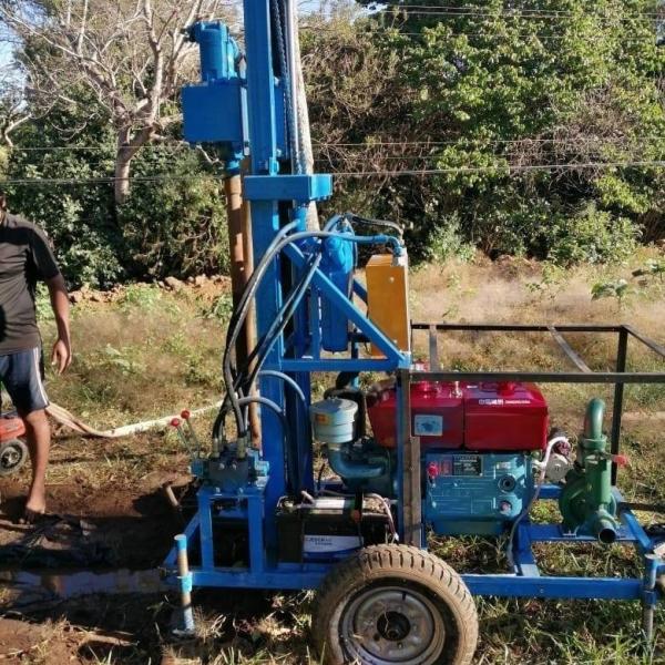 150m Depth Portable Well Drilling Rig 22Hp / 16.2Kw Diesel Motor Power Percussive And Rotating Type
