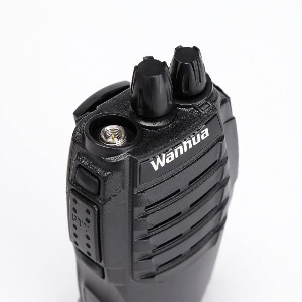 Long Range Handheld Walkie Talkie with 2.5ppm Frequency Stability and USB Charger