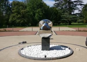 Les sculptures en art en métal/les statues abstraites jardin en métal reflètent