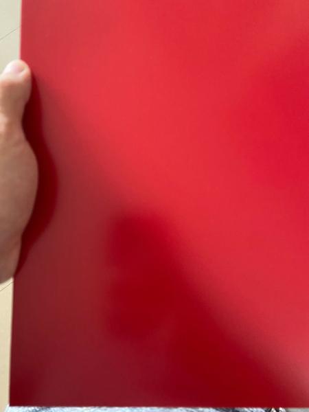 painel composto de alumínio escovado 4mm que constrói a coroação exterior da fachada