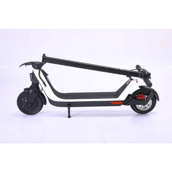 НА скутере белого цвета ПРОДАЖИ электрическом портативном с батареей лития 36V и мотором 350W