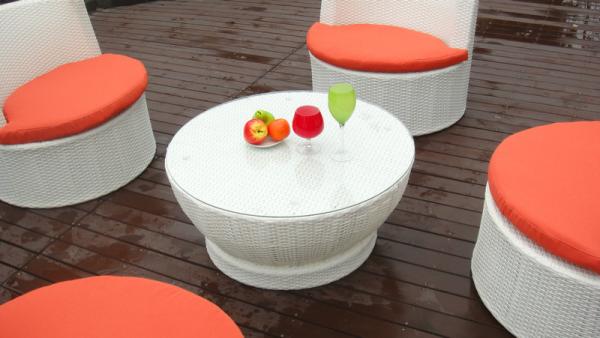 Metal Frame And White Poly Rattan Obelisk Chair For Beach / Balcony