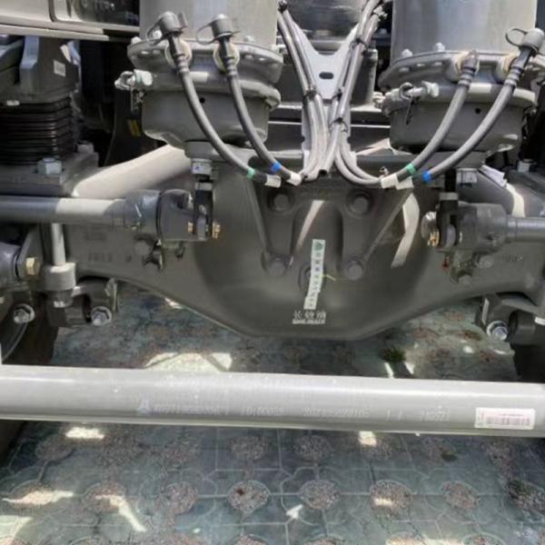 Camion benne basculante 8x4 12 roues 380CV avec conduite à droite, capacité de charge de 31 à 40 tonnes et norme d'émission Euro 2