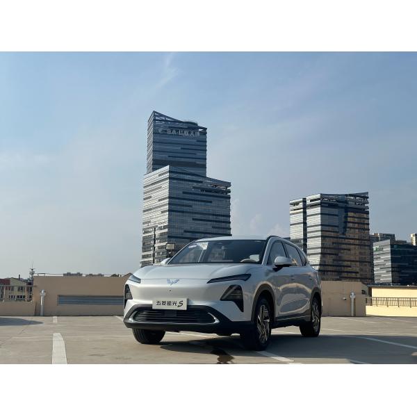 Tiempo de carga 0,5 horas Wuling XingguangS SUV de coche eléctrico de largo alcance 2024