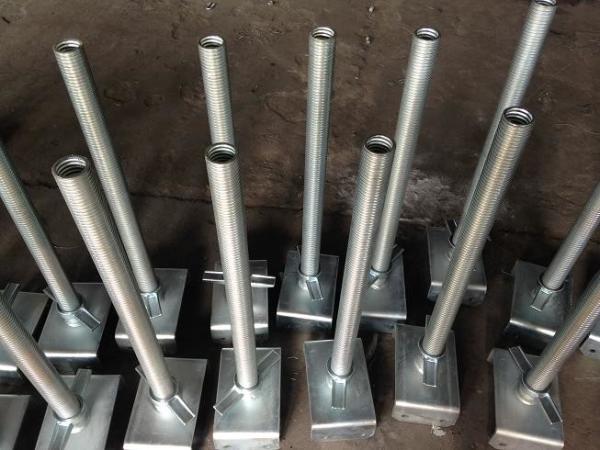Q235 Material Building Fasteners Hollow / Solid Scaffolding Base Jack Screw Jack