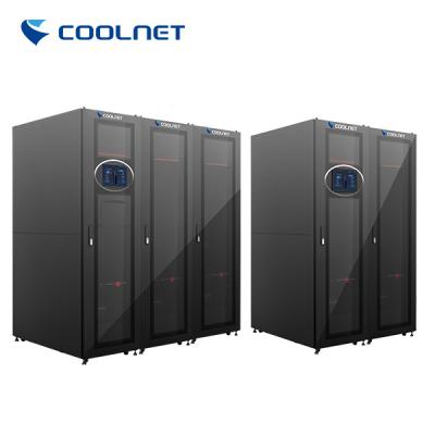 Cremalheira Data Center do controle central para salas das telecomunicações a TI