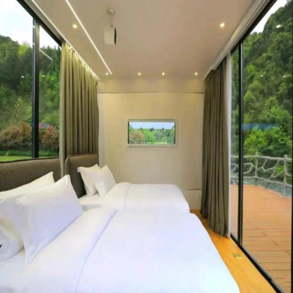 Hotel Prefab Modular Mobile Shipping Container House Utilizing Galvanized Steel Frame