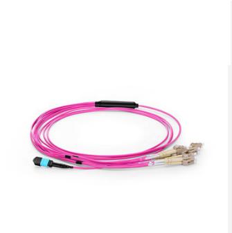Le tronc de fibre optique de MPO câblent 12 24 pullovers multi de mode du noyau OM3 OM4