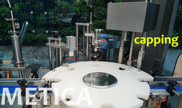 Производственная линия перевозчика маникюра разливая по бутылкам