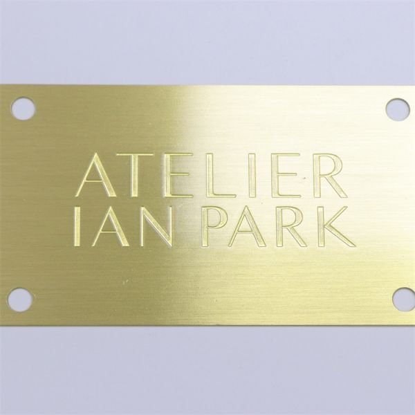 Brushed Custom Brass Nameplate Smooth Etched Brass Nameplate With 4 Mounting Holes