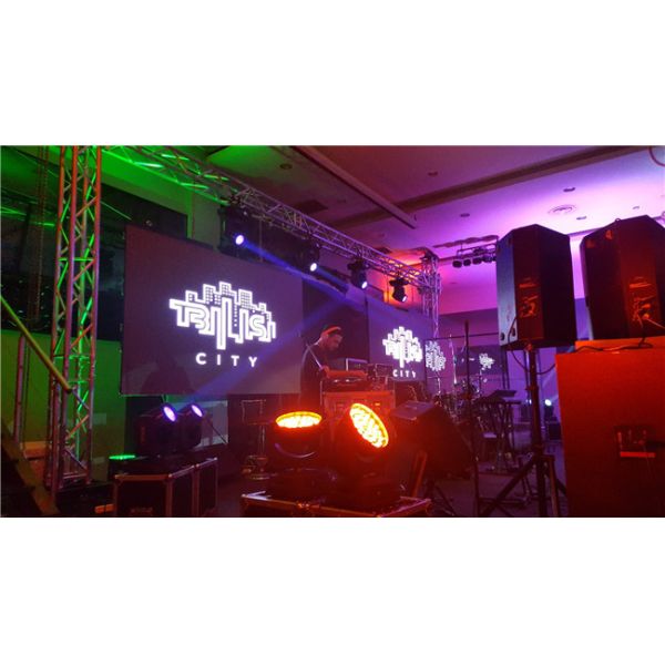 P3.91 AC110V Indoor Full Color LED Display SMD2020 2880HZ