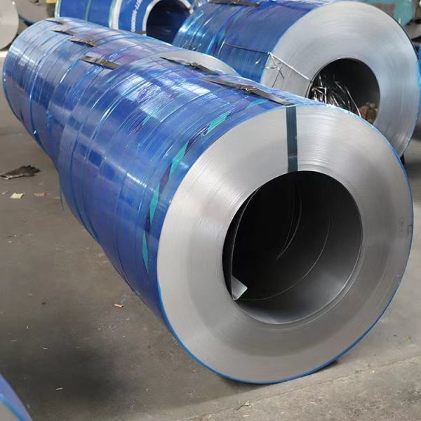 La couleur en acier enduite d'une première couche de peinture de bobine de PPGI a enduit 2mm pour la construction