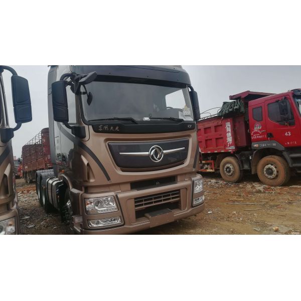 Донфенг использовало трейлеры тележки, используемый режим привода 6×4 блоков 7560×2500×3030мм трактора