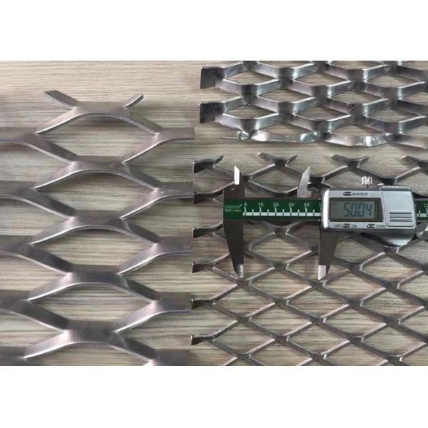 Electro гальванизирует стальной расширенный стержень плиты 8mm ячеистой сети