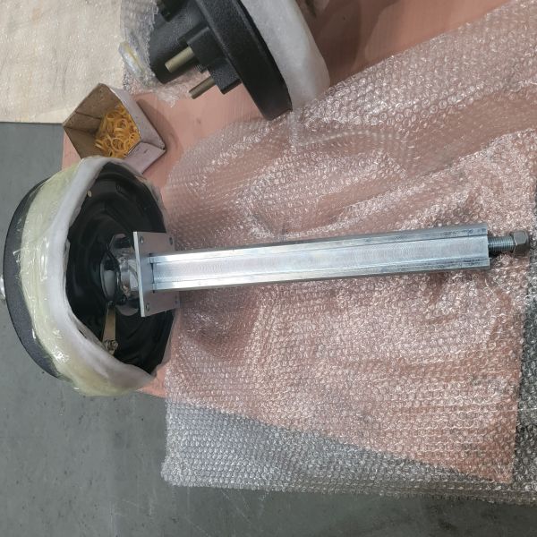 60*480mm Trailer Axle Spindles 9K 10K 15K 5 Lug Trailer Hub And Spindle