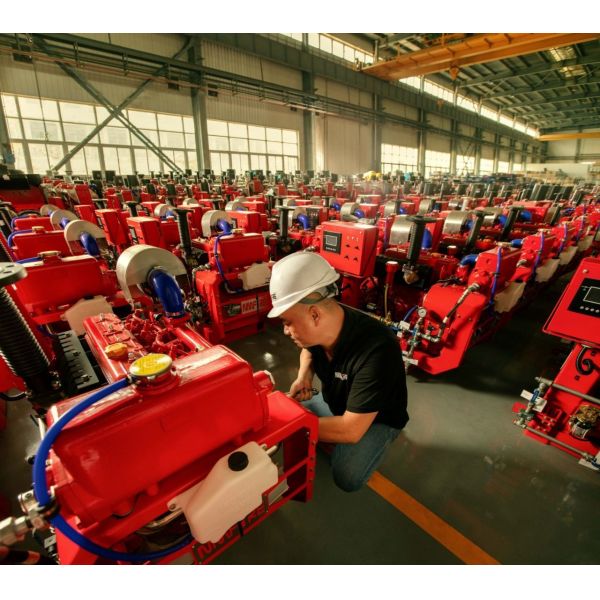 Powerful Durable Diesel Engine Fire Pump Driver   and Fuel Tank Capacity 50-550 Gallons 1250GPM