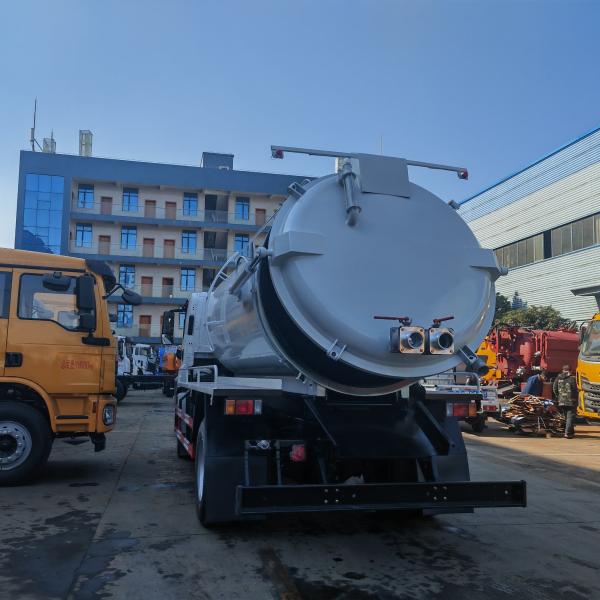 ISUZU Sewage Suction Truck 15000L Vacuum Sewage Tanker Truck For Industrial Waste