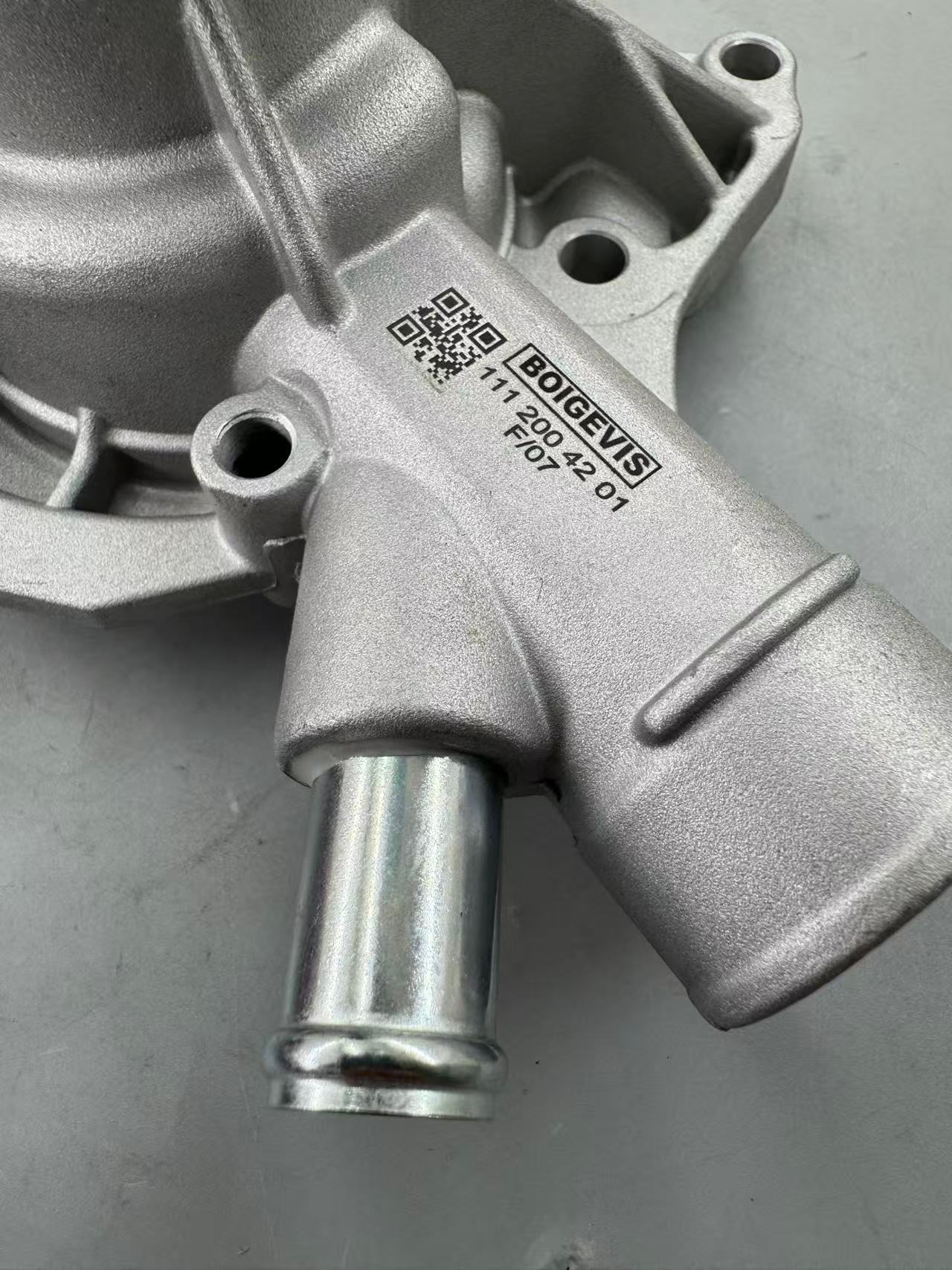 High quality water pump 1112 0042 01 for Benz
