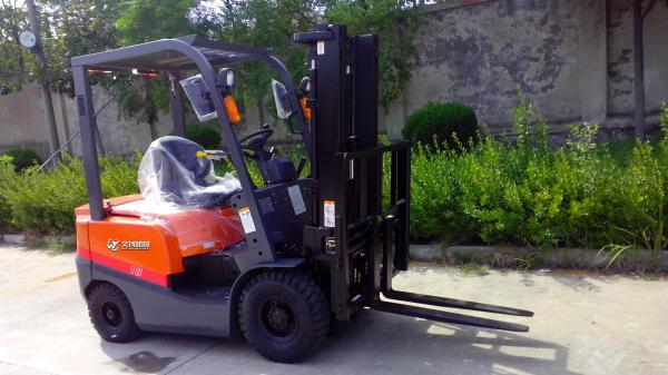1.8T Diesel Powered Forklift Container Lift Truck FD15T New Condition
