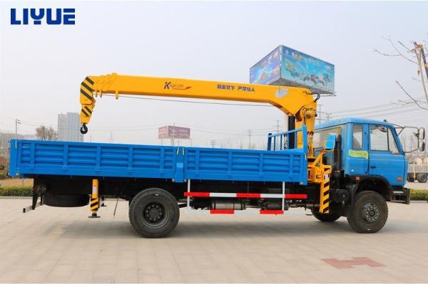 Telescopic Boom Truck Mounted Hydraulic Lorry Crane 5600 Kg Weight Mobile Crane